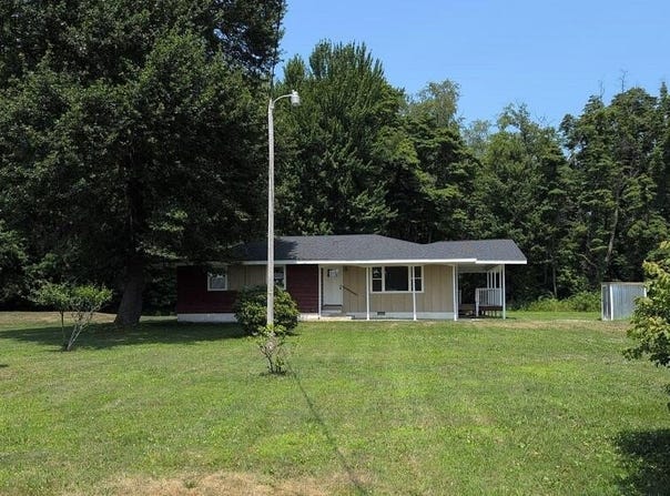 69034 42nd Avenue, Covert, MI 49043