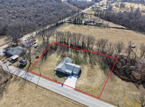7138 W Farm Road 136, Springfield, MO 65802