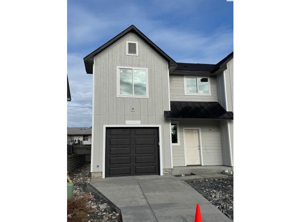 3499 W 6th Place, Kennewick, WA 99336