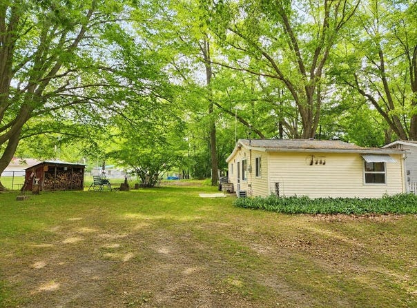 6242 Beech, Lake, MI 48632