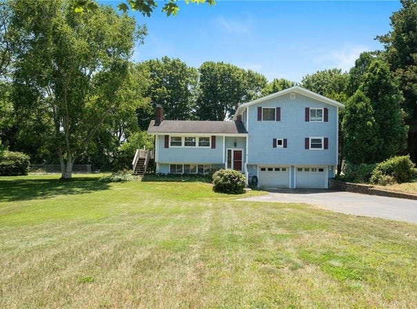 63 Black Point Lane, Portsmouth, RI 02871
