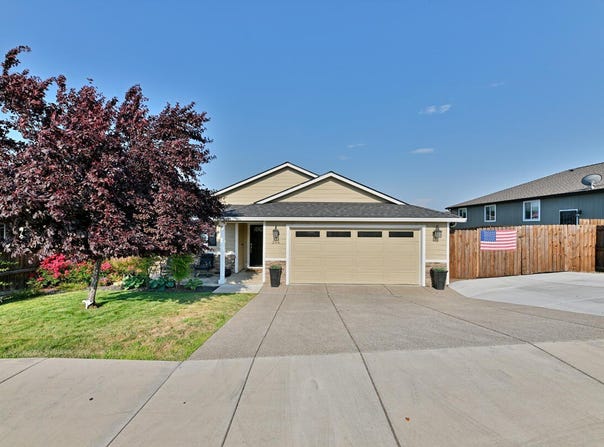 396 Sienna Hills Drive, Eagle Point, OR 97524