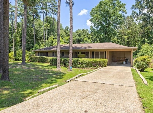 24 Oakcrest Dr, LAUREL, MS 39440