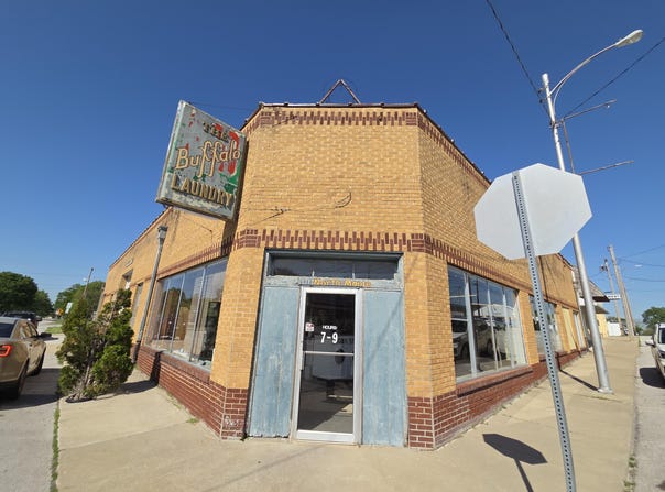 200 N Maple Street, Buffalo, MO 65622