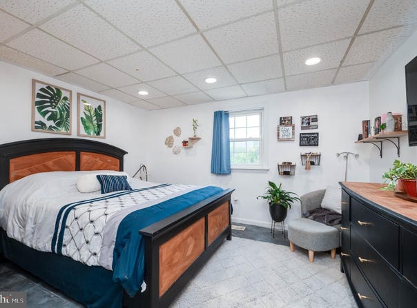 1071 DEER RUN, READING, PA 19606