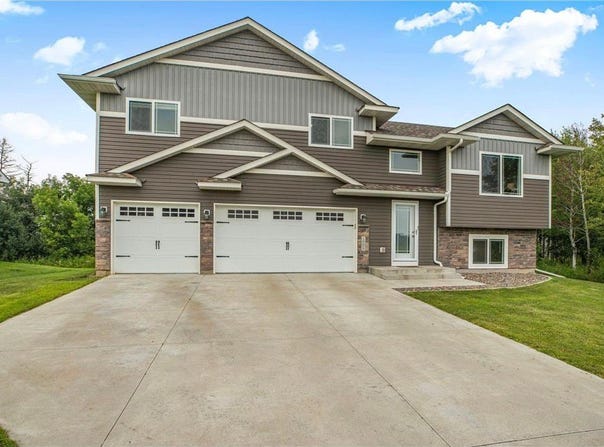 1008 Nelson Avenue, Mora, MN 55051