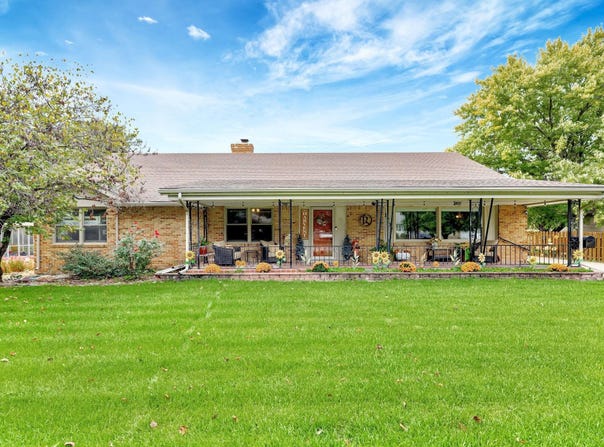 1707 Sunset Dr, Augusta, KS 67010
