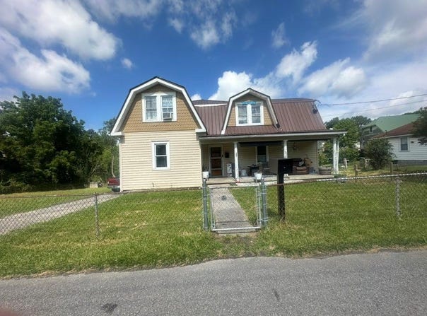205 Maplewood Lane, BECKLEY, WV 25801
