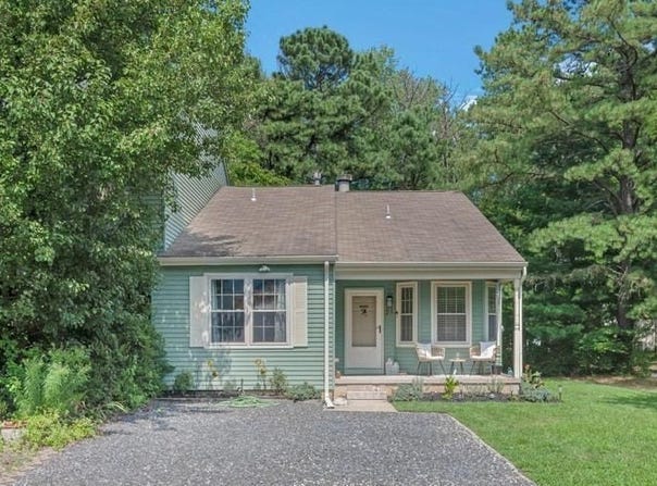 21 PARTRIDGE COURT, MARLTON, NJ 08053