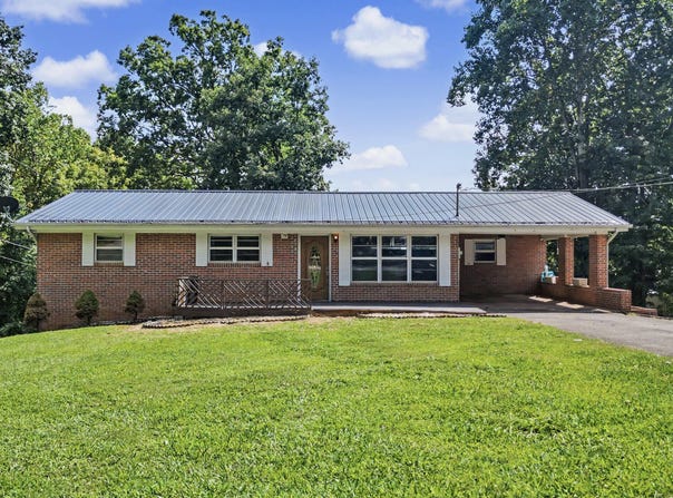 15 Wilson Street, Mosheim, TN 37818