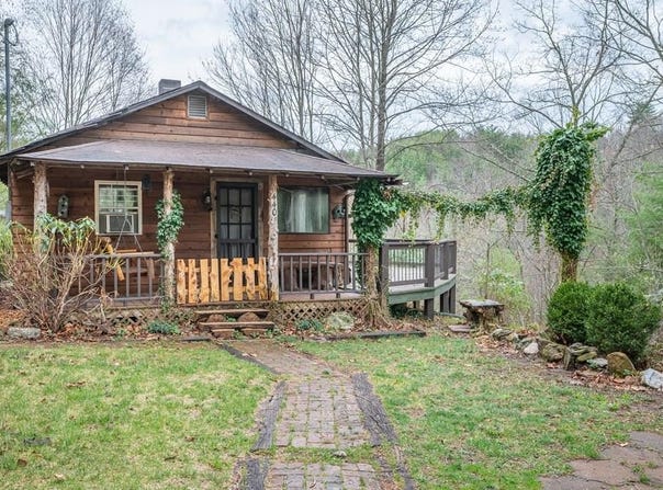 420 Rock Hill Ln, Fries, VA 24330