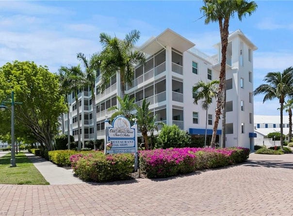140 Palm ST 207, MARCO ISLAND, FL 34145