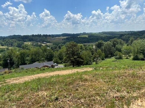 1677 High School Rd, McKee, KY 40447