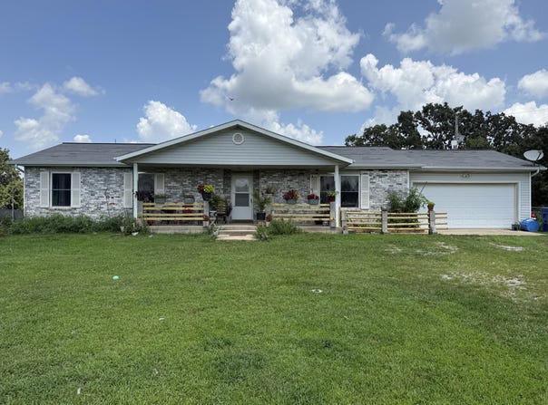 15185 Deercreek Road, Phillipsburg, MO 65722