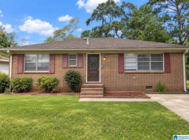 1010 26TH AVENUE, HUEYTOWN, AL 35023