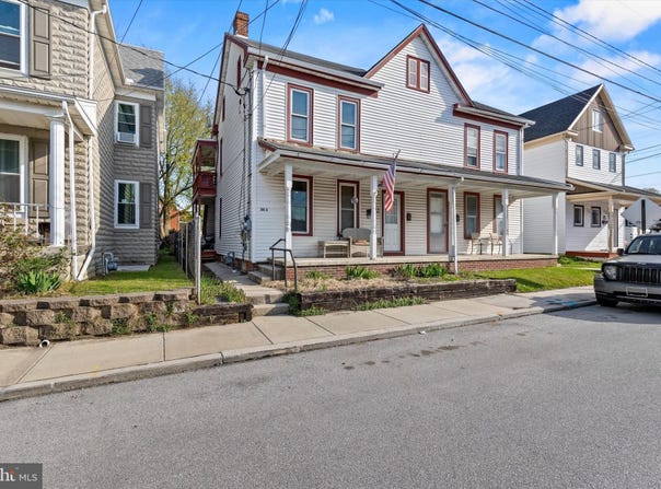 30 W MIDDLE Street, HANOVER, PA 17331