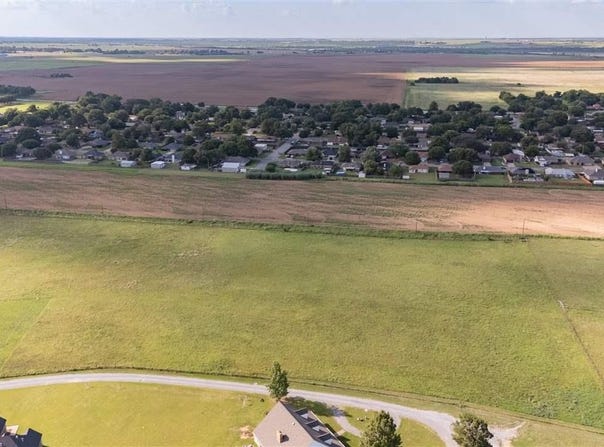 5 FRIENDSHIP TRAIL, Burkburnett, TX 76354