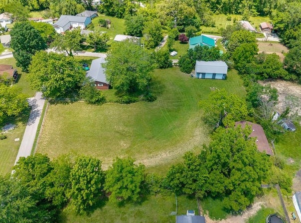 214 5th Ave S, Baxter, TN 38544-5159