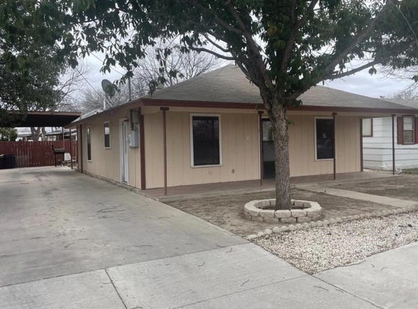 413 E De La Rosa, Del Rio, TX 78840
