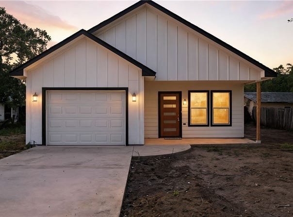 1420 Harwood Street, Gonzales, TX 78629