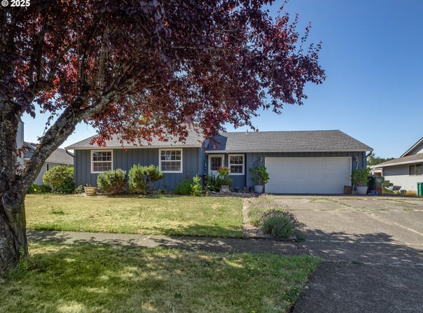 500 E PINEHURST DR, Newberg, OR 97132