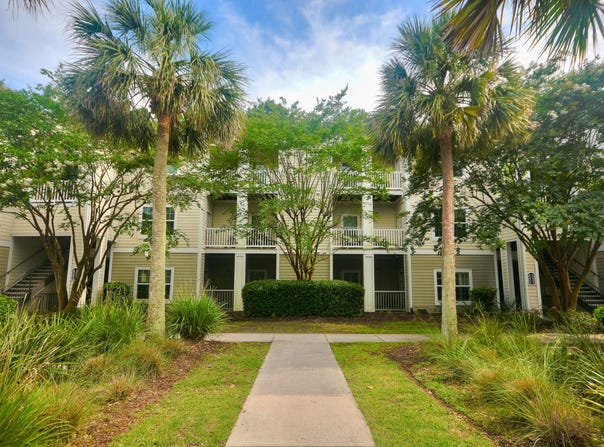 1300 Park West Boulevard, Mount Pleasant, SC 29466