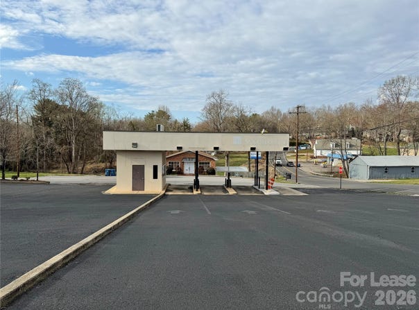 15 W Main Avenue, Taylorsville, NC 28681