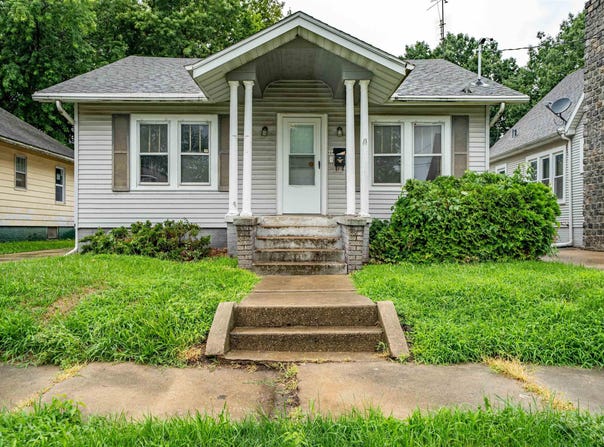 320 N 5TH Avenue, Canton, IL 61520