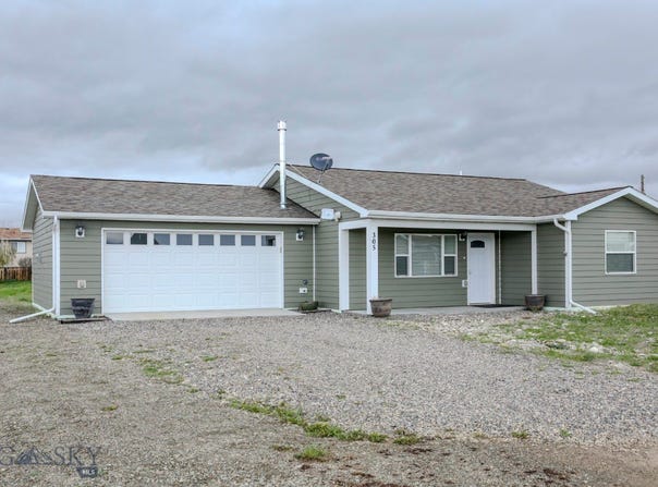 305 Lathrop Street W, Clyde Park, MT 59018