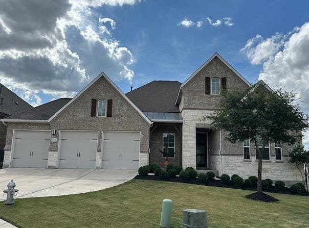 900 Elenora Dr, Leander, TX 78641