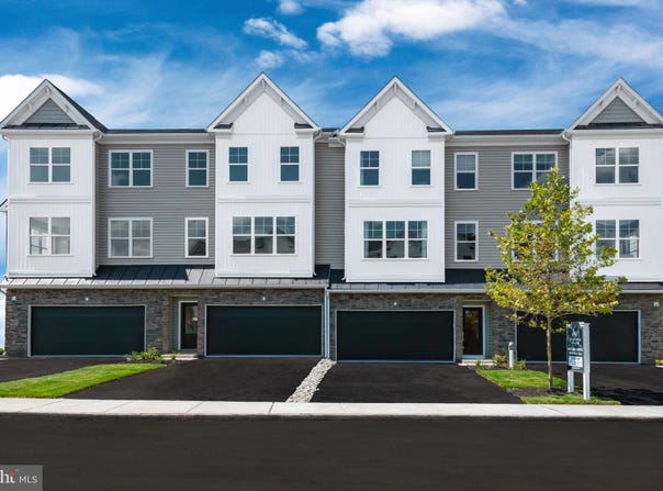 64 BECKER DRIVE, CHALFONT, PA 18914