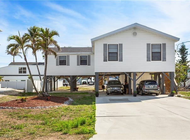 8010 Buccaneer Drive, Fort Myers Beach, FL 33931
