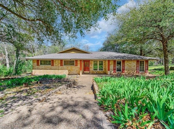 701 Arlington Drive, Woodway, TX 76712
