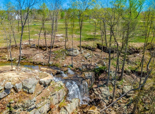 River Bluffs Drive, Jasper, TN 37347