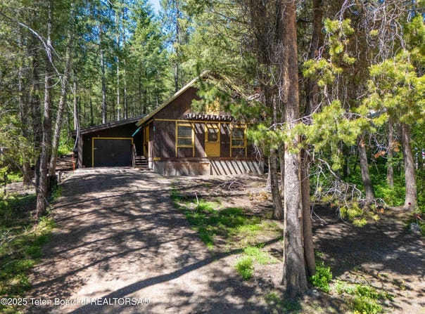 739 PINECREST, Alpine, WY 83128