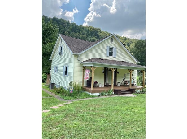 11086 Shortline Highway, Reader, WV 26167