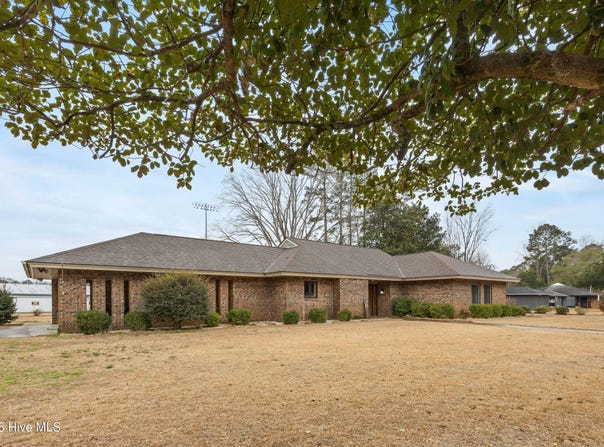 616 E Murphy Street, Wallace, NC 28466