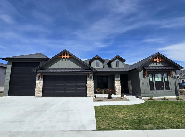 2120 E Thea Dr, Kuna, ID 83634