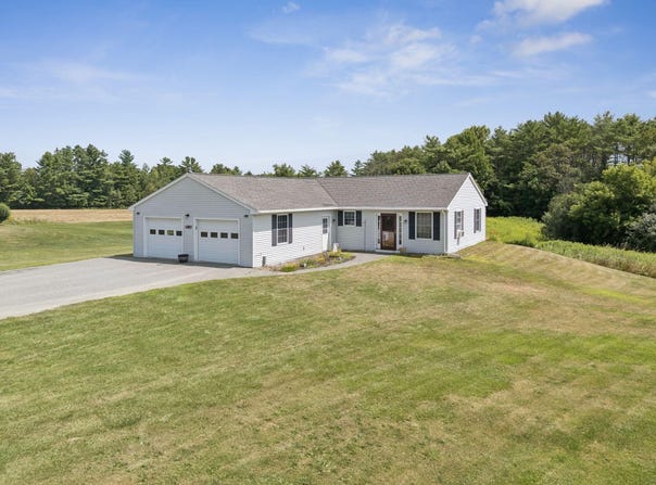 14 Cody Way, Sidney, ME 04330