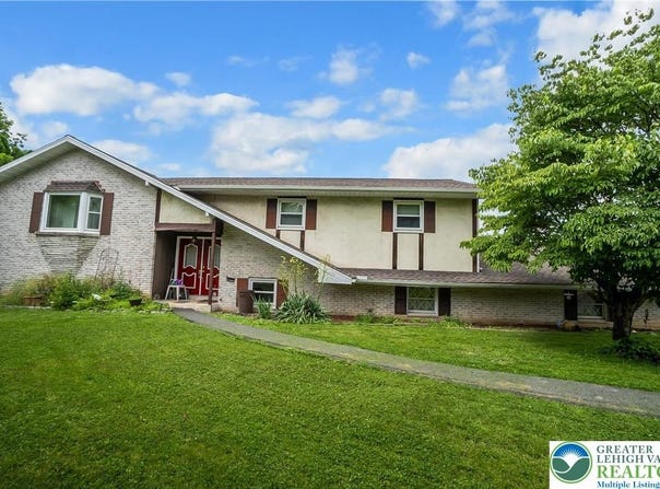 2057 Grove Street, South Whitehall Twp, PA 18104