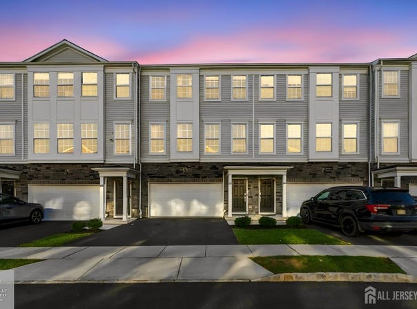 1607 Swales Court, Monroe, NJ 08831