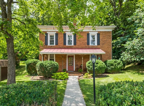 20 BAGBY ST, STAUNTON, VA 24401
