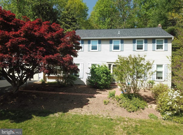 10 FOX CHASE, GLENMOORE, PA 19343