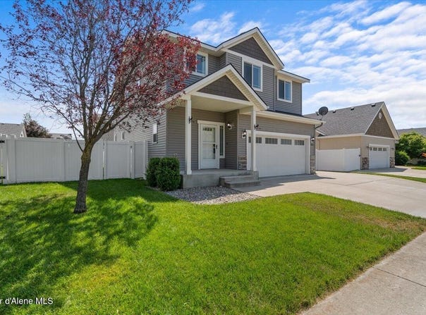 1824 E WARBLER LN, Post Falls, ID 83854