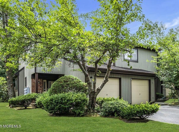 35 Laurie Court, Matawan, NJ 07747