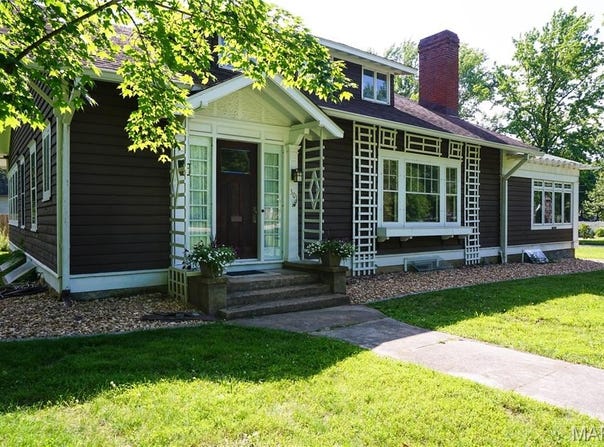 301 S Meramec Street, St James, MO 65559