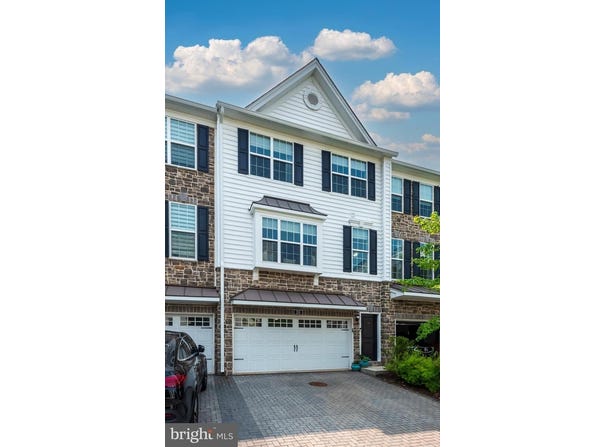 211 CORVUS CIR #128, MEDIA, PA 19063
