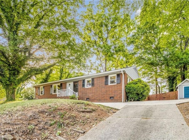 2703 W Cornwallis Drive, Greensboro, NC 27408