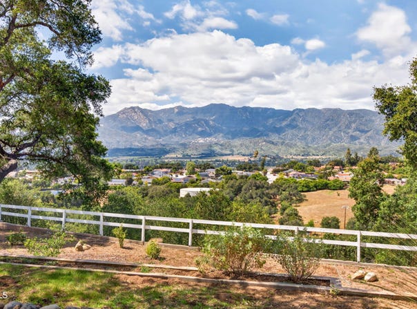 98 Howard Avenue, Oak View, CA 93022