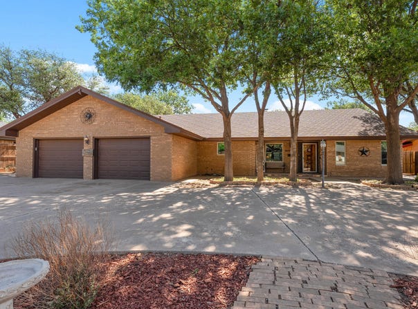 1604 Avenue H, Abernathy, TX 79311